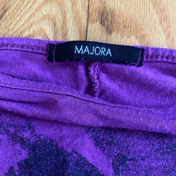 Batwing Graphic Top - Picture 3 of 4